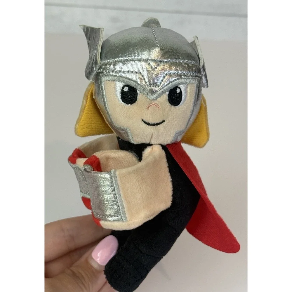 Marvel Cutie Cuff Thor Plush Doll Earth's Mightiest Series Bulls i Toy